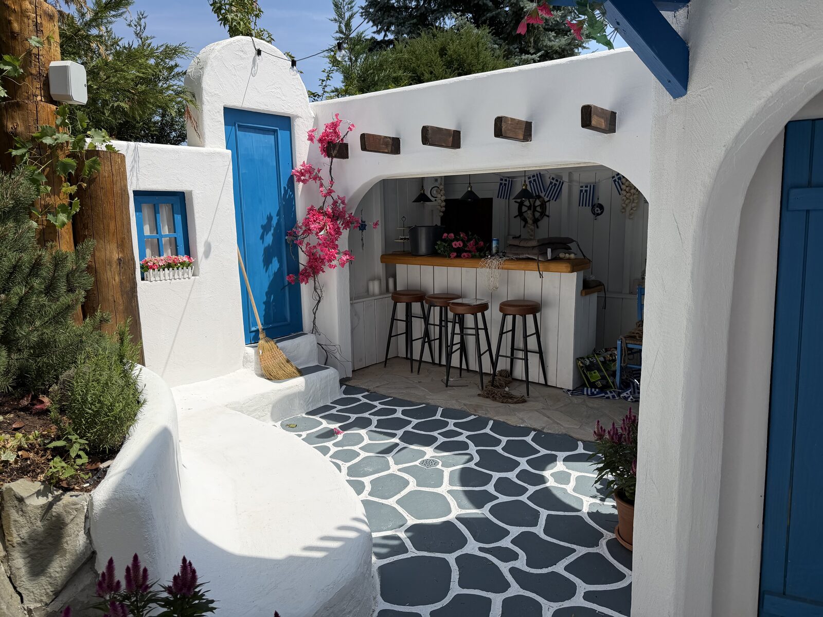 Griechische Taverne mit Bar